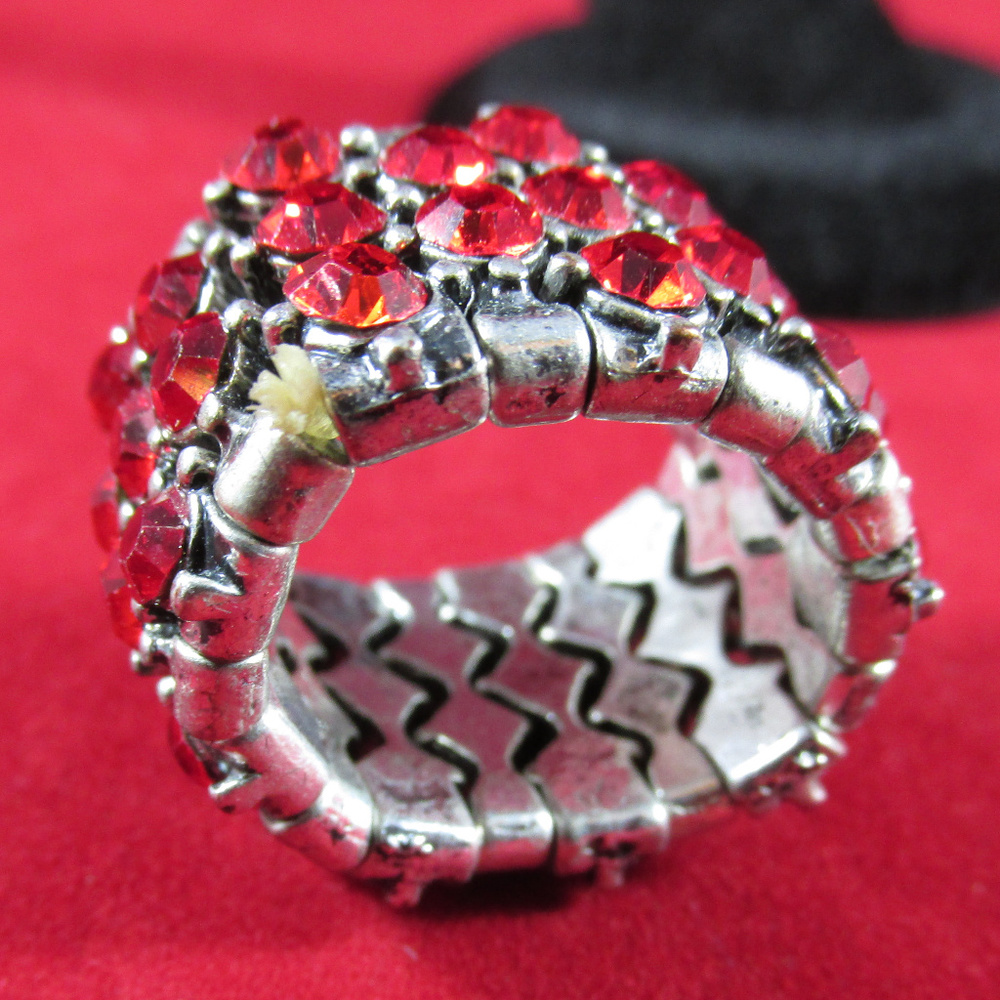 Ruby Rhinestone Stretch Ring - Picture 5 of 7